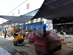 福瑞得機(jī)械微動(dòng)態(tài)--座駕壓路機(jī)、手扶壓路機(jī)、灌縫機(jī)包裝發(fā)貨